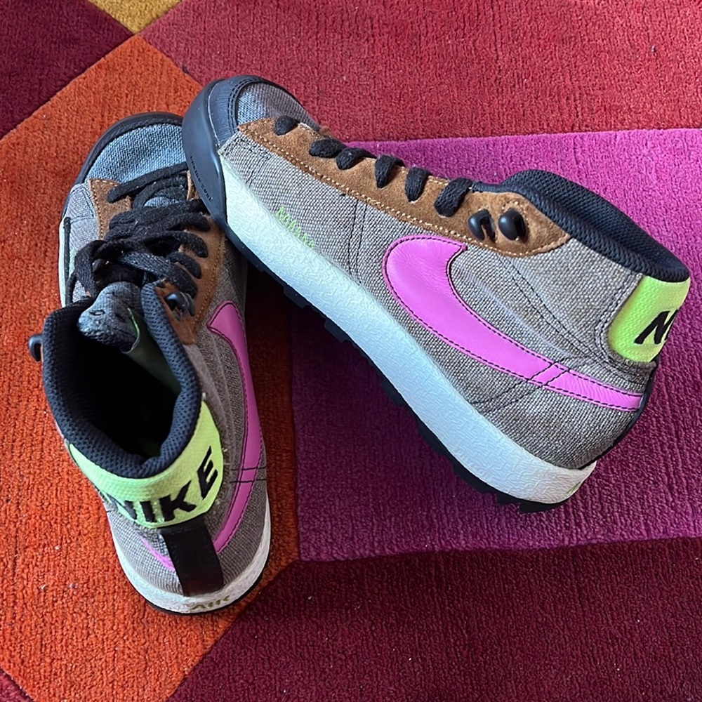 Vintage Nike air ACG shoes